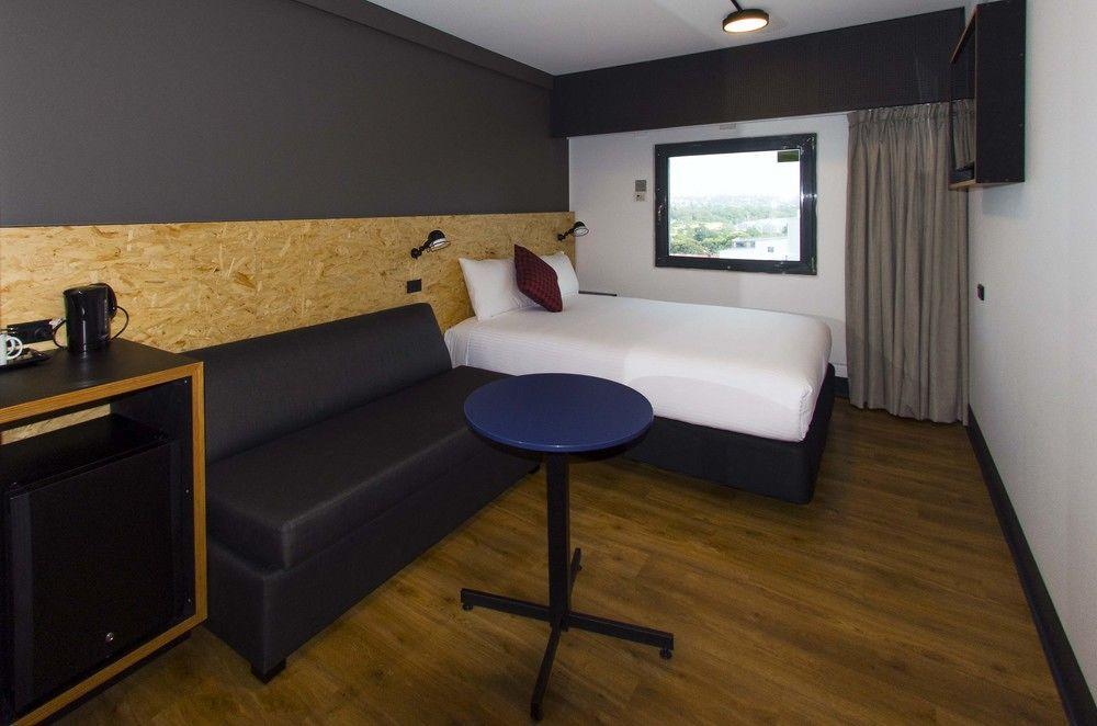 Ibis Budget Sydney East Экстерьер фото